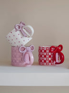 1Pc Bow Handle Heart Ceramic Mug, Creative Bow Handle Design Checkerboard Pattern Mug Coffee Cup, Suitable for Home Decoration, Daily Drinking Water, Breakfast Milk, Afternoon Tea Coffee, Coffee Shop Latte Flower Cup, Exquisi