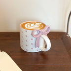 1Pc Bow Handle Heart Ceramic Mug, Creative Bow Handle Design Checkerboard Pattern Mug Coffee Cup, Suitable for Home Decoration, Daily Drinking Water, Breakfast Milk, Afternoon Tea Coffee, Coffee Shop Latte Flower Cup, Exquisi
