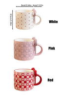 1Pc Bow Handle Heart Ceramic Mug, Creative Bow Handle Design Checkerboard Pattern Mug Coffee Cup, Suitable for Home Decoration, Daily Drinking Water, Breakfast Milk, Afternoon Tea Coffee, Coffee Shop Latte Flower Cup, Exquisi